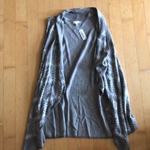 Short sleeve sweater